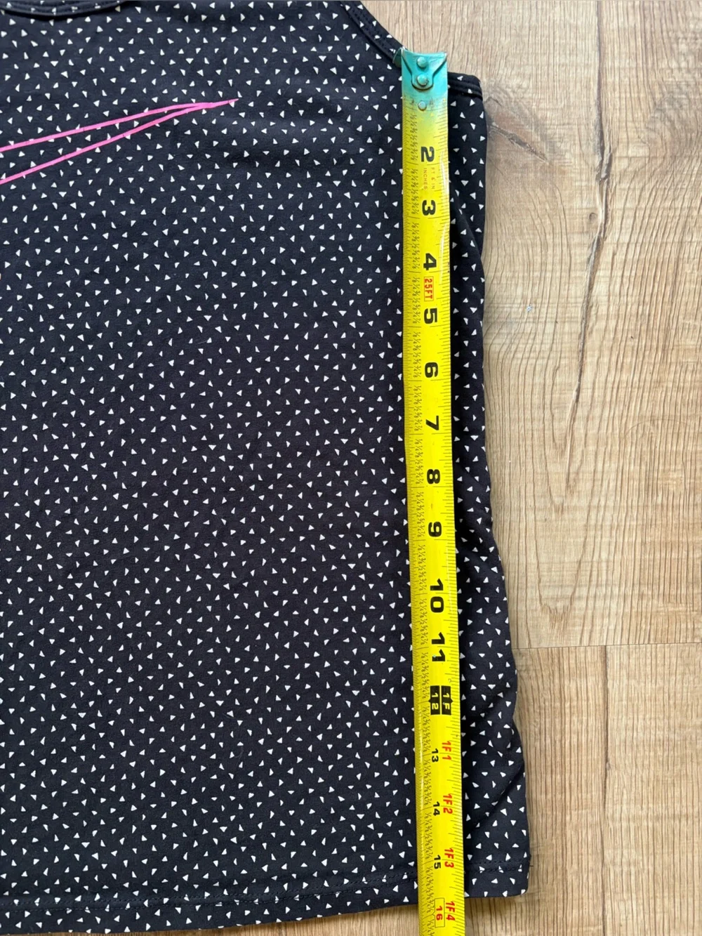 Nike Women's Black Tank Top with Pink Swoosh and Micro Triangle Print Sz medium